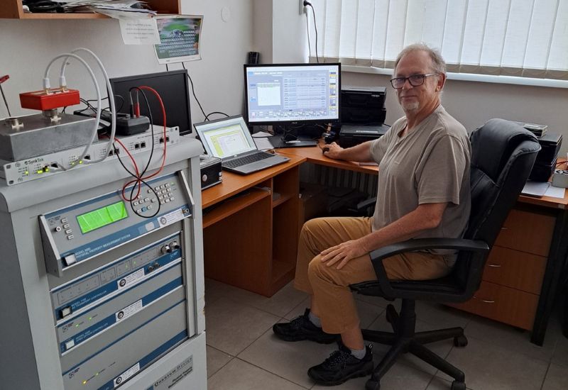 Dr. Christophe Marcenat počas návštevy pracoviska ÚEF SAV, v. v. i., v Košiciach v roku 2022.