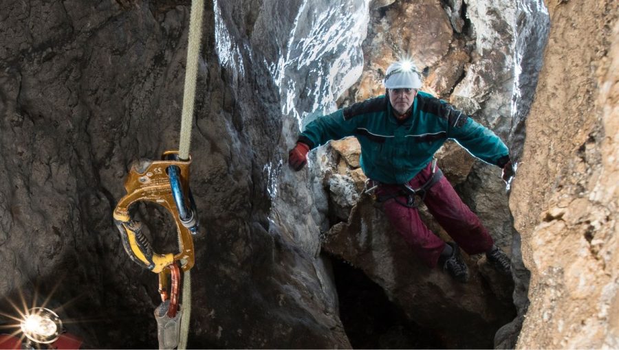 Speleologický prieskum v jaskyni Axamitka v Pieninách. Foto: Pavol Staník/Správa slovenských jaskýň
