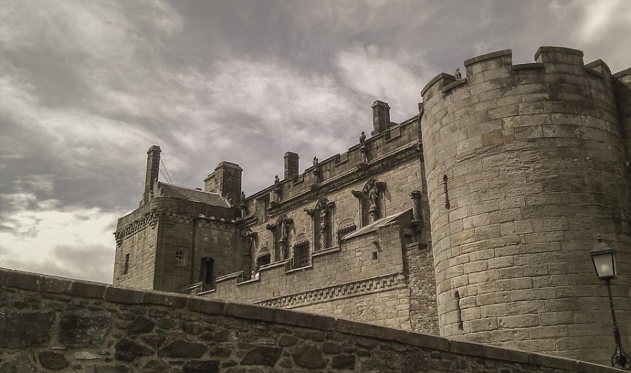 Ilustračné foto: hrad; Pixabay.com /shilmar/