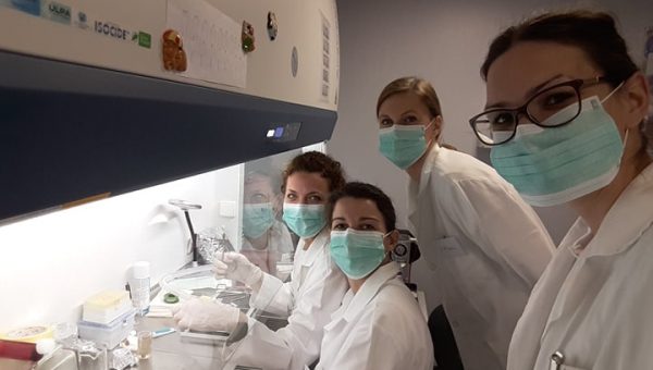 Jana Plavá spolu s kolegyňami z Oddelenia molekulárnej onkológie BMC SAV