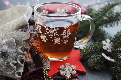 Ilustračné foto: Čaj z byliniek na vianočnom stole
