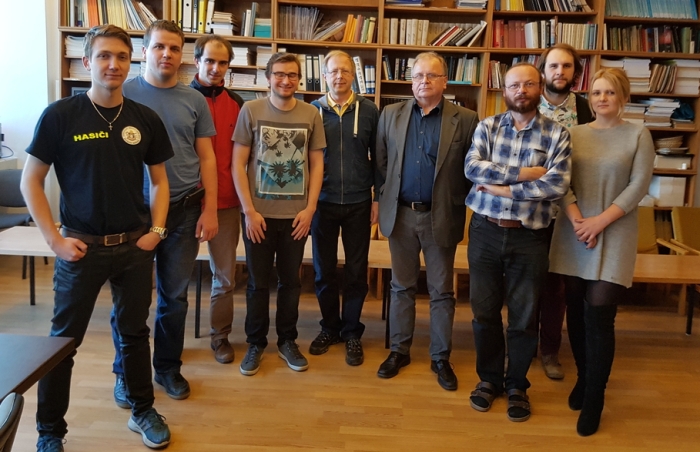 Časť pracovného tímu FVE-BA – zľava: M. Račko, M. Dubovský, M. Melo, R. Astaloš, I. Sýkora, S. Tokár, T. Ženiš, J. Smieško a S. Hyrych