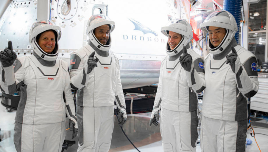 Posádka Crew-1, zľava: Shannon Walker, Victor Glover, Michael Hopkins (kapitán) a Soichi Noguchi. Zdroj: SpaceX