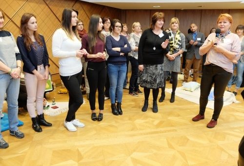 V Banskej Bystrici sa  na odbornom seminári stretli odborníci a odborníčky z oblasti sociálnej práce, psychológie, zdravotníctva a iných pomáhajúcich profesií