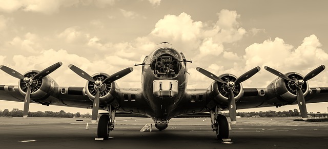 Ilustračné foto: vojna; lietadlo; Pixabay.com /12019/