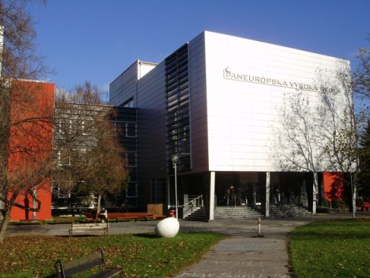 Paneurópska vysoká škola v Bratislave