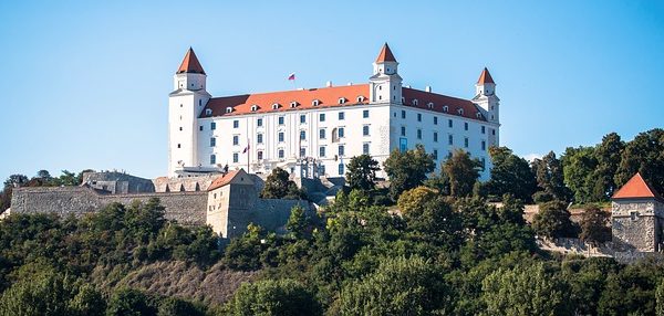 Ilustračné foto: Bratislavský hrad; Pixabay.com /phtorxp/