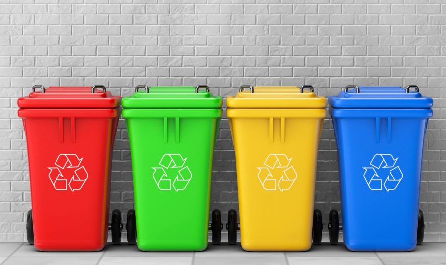 Ilustračné foto: Kontajnery na separáciu odpadu: červený, zelený, žltý, modrý. Zdroj: iStock