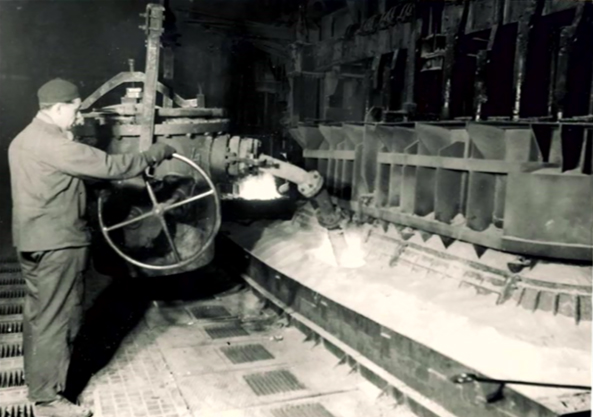 Dobová ukážka práce v žiarskej hlinikárni – filmový dokument „Moderné využitie fluoridových tavenín"