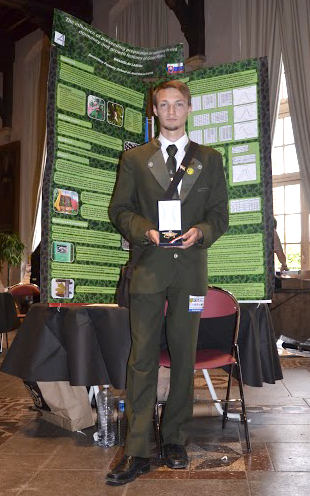 Na medzinárodnej súťaži Expo Sciences Europe 2016 v Toulouse vo Francúzsku získal Branislav medailu