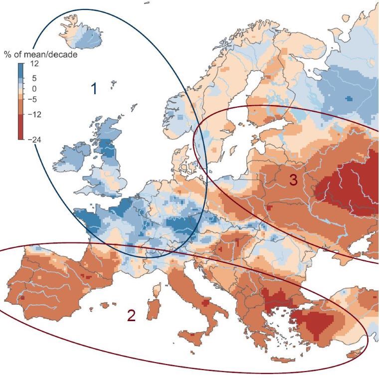 Regióny so stúpajúcou (modrá farba) a klesajúcou povodňovou aktivitou (červená farba). Zdroj foto: Ján Szolgay/STU