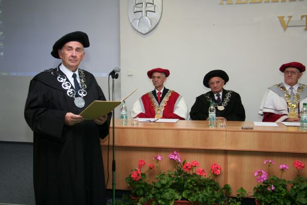 Promócia na Trenčianskej univerzity Alexandra Dubčeka v Trenčíne – doktorát honoris causa