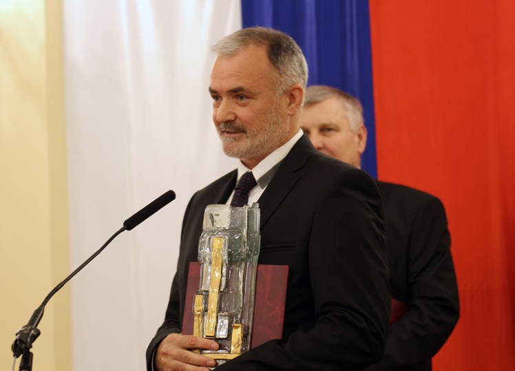 PaedDr. Jozef Beňuška, PhD. počas príhovoru po prebratí ocenenia