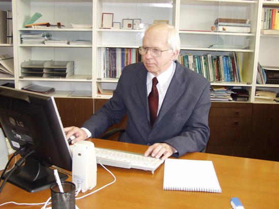 Ing. Štefan Kohút vo svojej pracovni