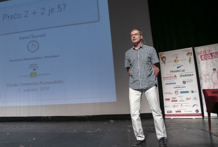Prof. RNDr. Daniel Ševčovič, DrSc., prednášal na DUK 2018