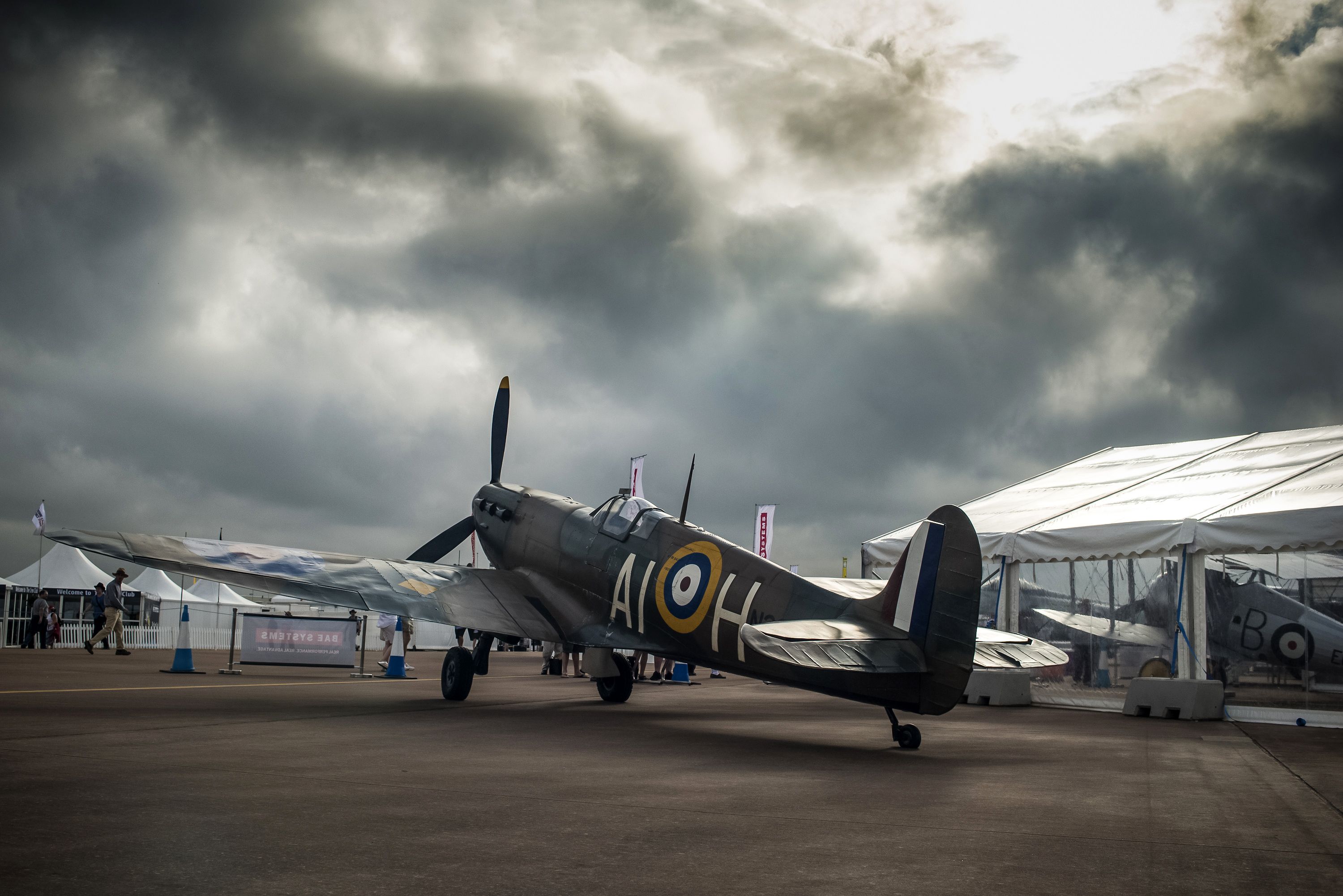 Stíhačky Spitfire, v spolupráci s radarovým navádzaním sa preslávili v bitke o Britániu. 