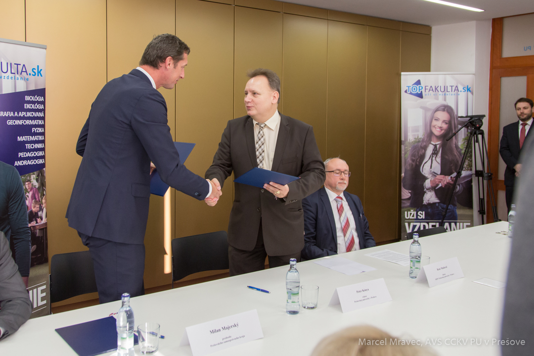 Podpis dohody o spolupráci PSK a PU