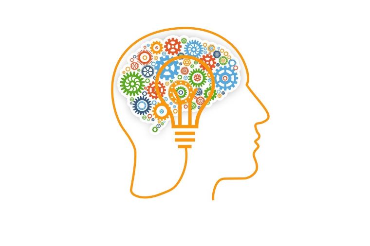 Ilustračný obrázok: Hlava, mozog a stroj z ozubených koliesok, žiarovka, ktorá ho osvetľuje. Zdroj: Pixabay.com